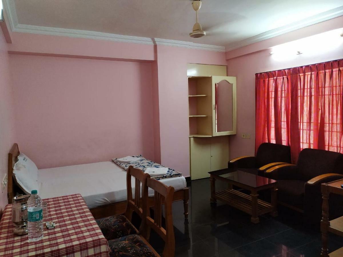 Manjalikulam Tourist Home Тривандрум Экстерьер фото