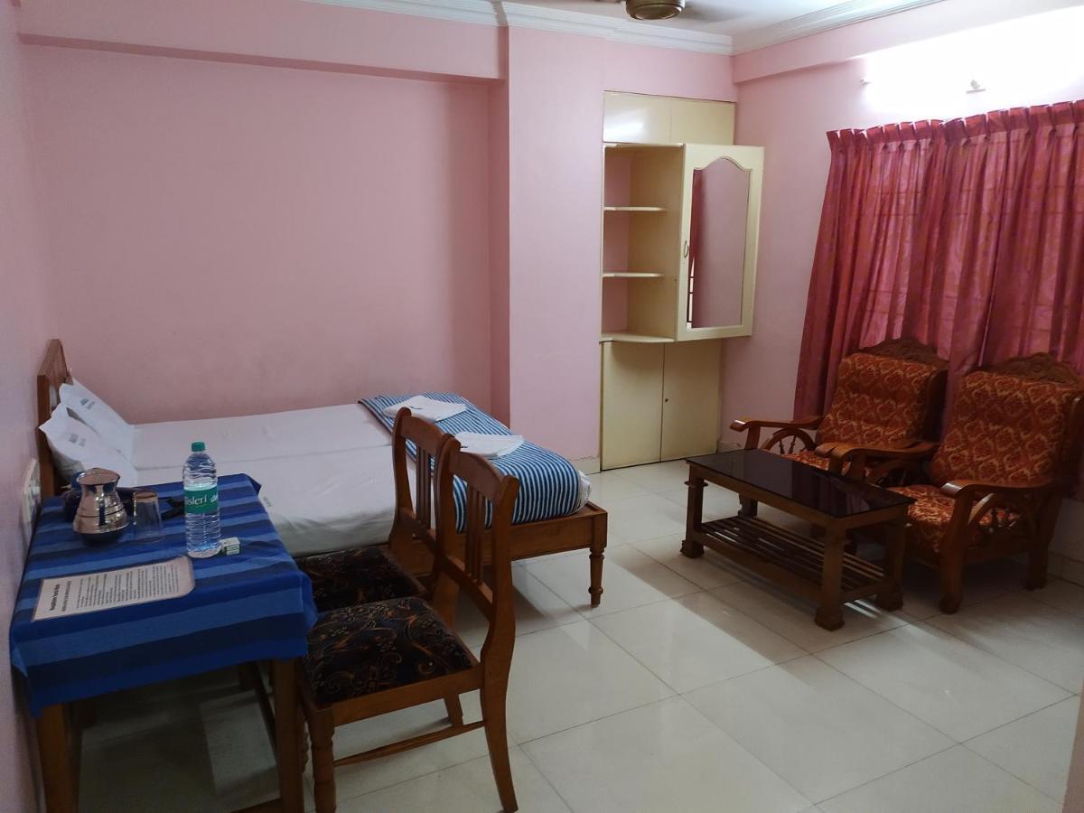 Manjalikulam Tourist Home Тривандрум Экстерьер фото